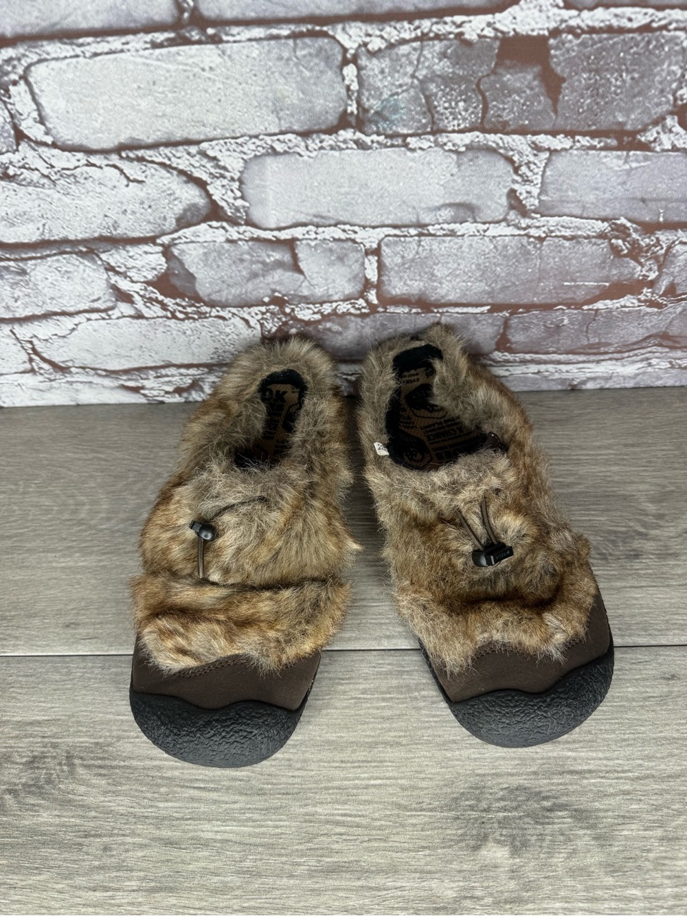 KEEN Howser III Brown Synthetic Drawstring Athletic Fur Shoes Women 39EU/8.5M US